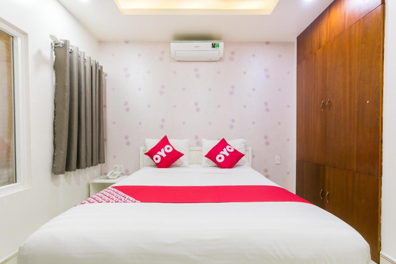 Oyo 652 Monaco Hotel Thành Pho Ho Chí Minh Esterno foto