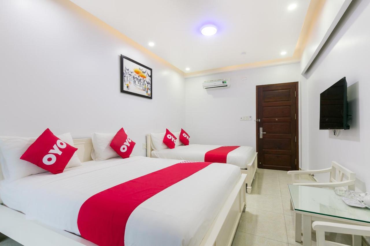 Oyo 652 Monaco Hotel Thành Pho Ho Chí Minh Esterno foto
