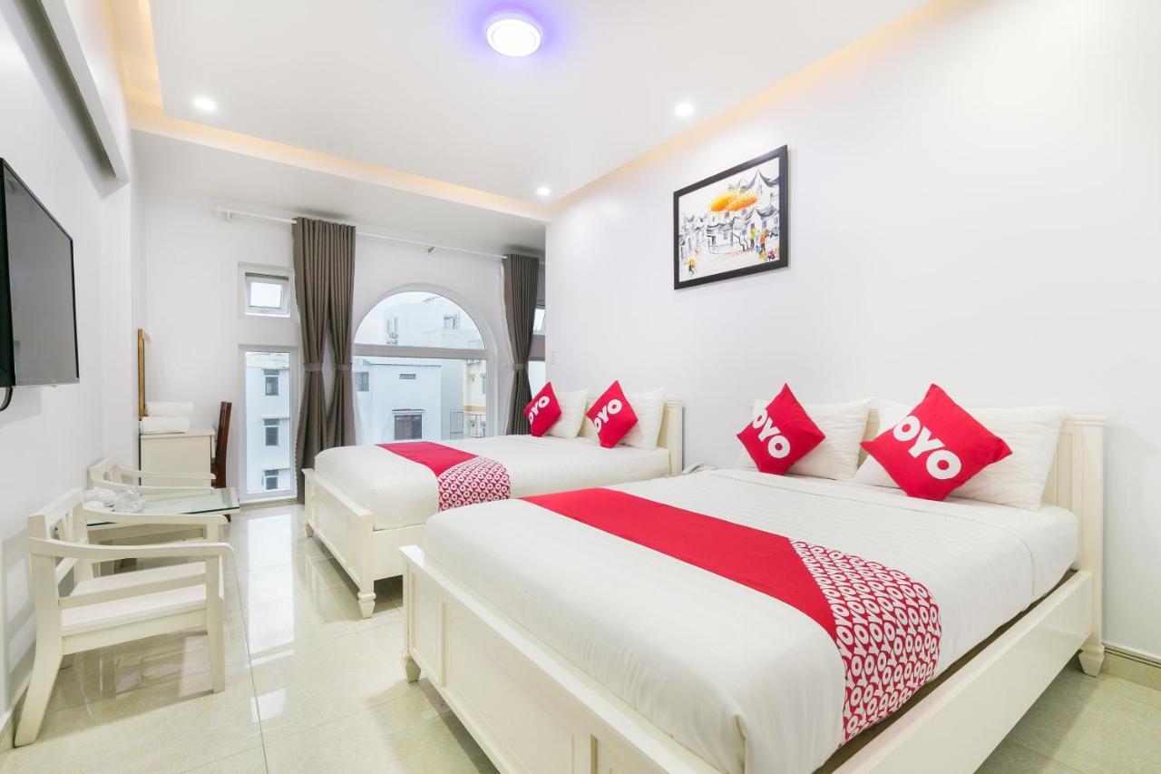 Oyo 652 Monaco Hotel Thành Pho Ho Chí Minh Esterno foto