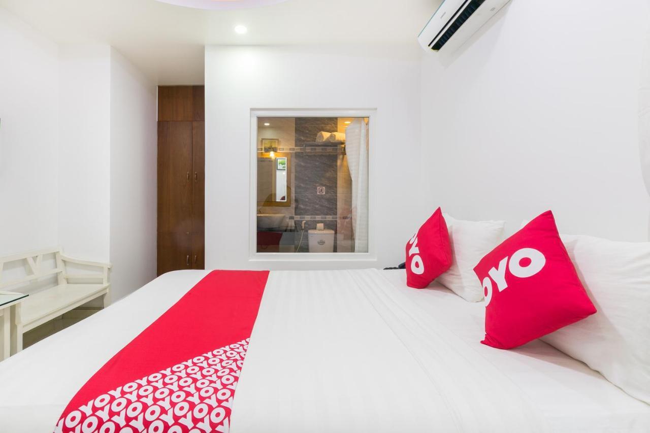 Oyo 652 Monaco Hotel Thành Pho Ho Chí Minh Esterno foto