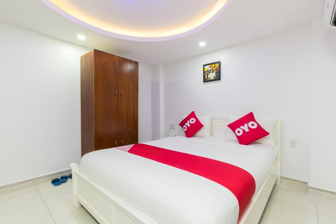 Oyo 652 Monaco Hotel Thành Pho Ho Chí Minh Esterno foto