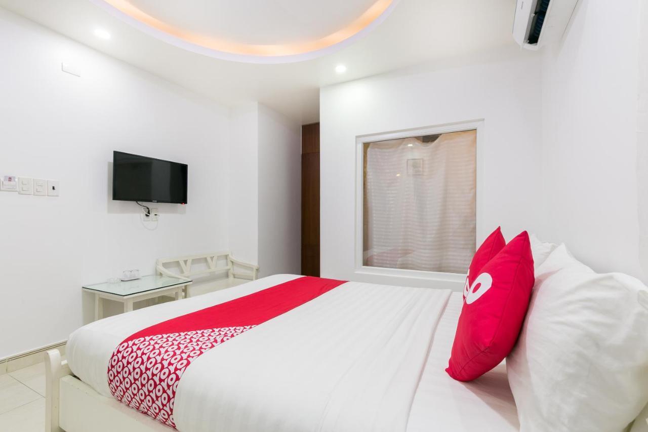 Oyo 652 Monaco Hotel Thành Pho Ho Chí Minh Esterno foto