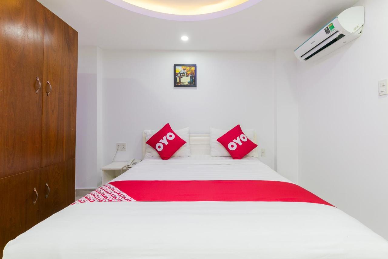 Oyo 652 Monaco Hotel Thành Pho Ho Chí Minh Esterno foto