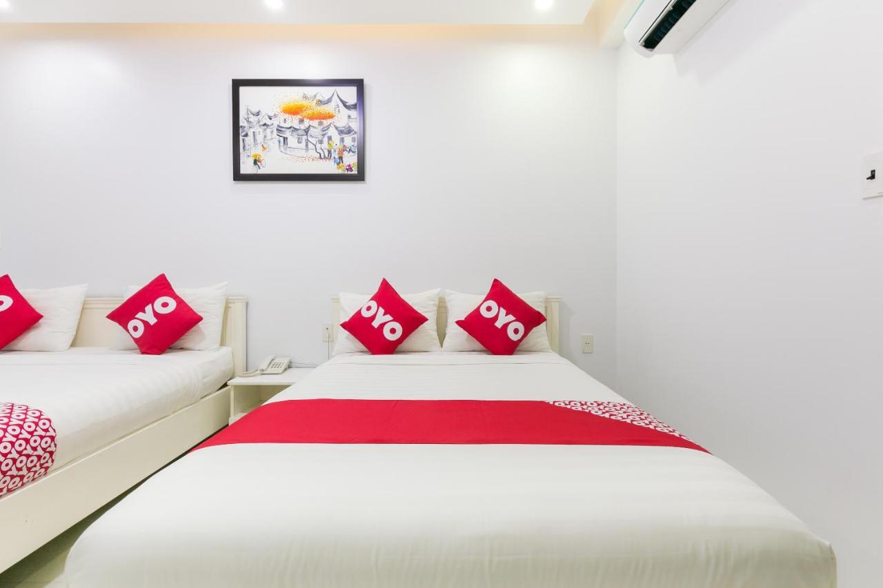 Oyo 652 Monaco Hotel Thành Pho Ho Chí Minh Esterno foto
